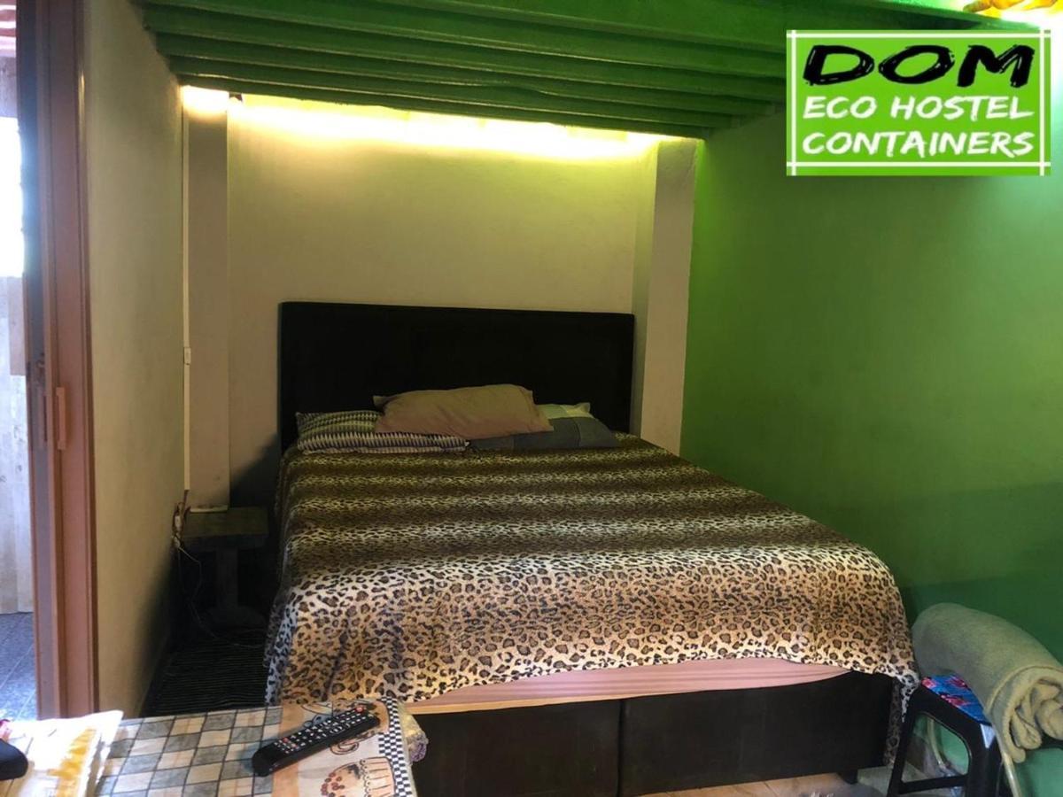 Dom Eco Hostel Containers São Sebastião Kültér fotó