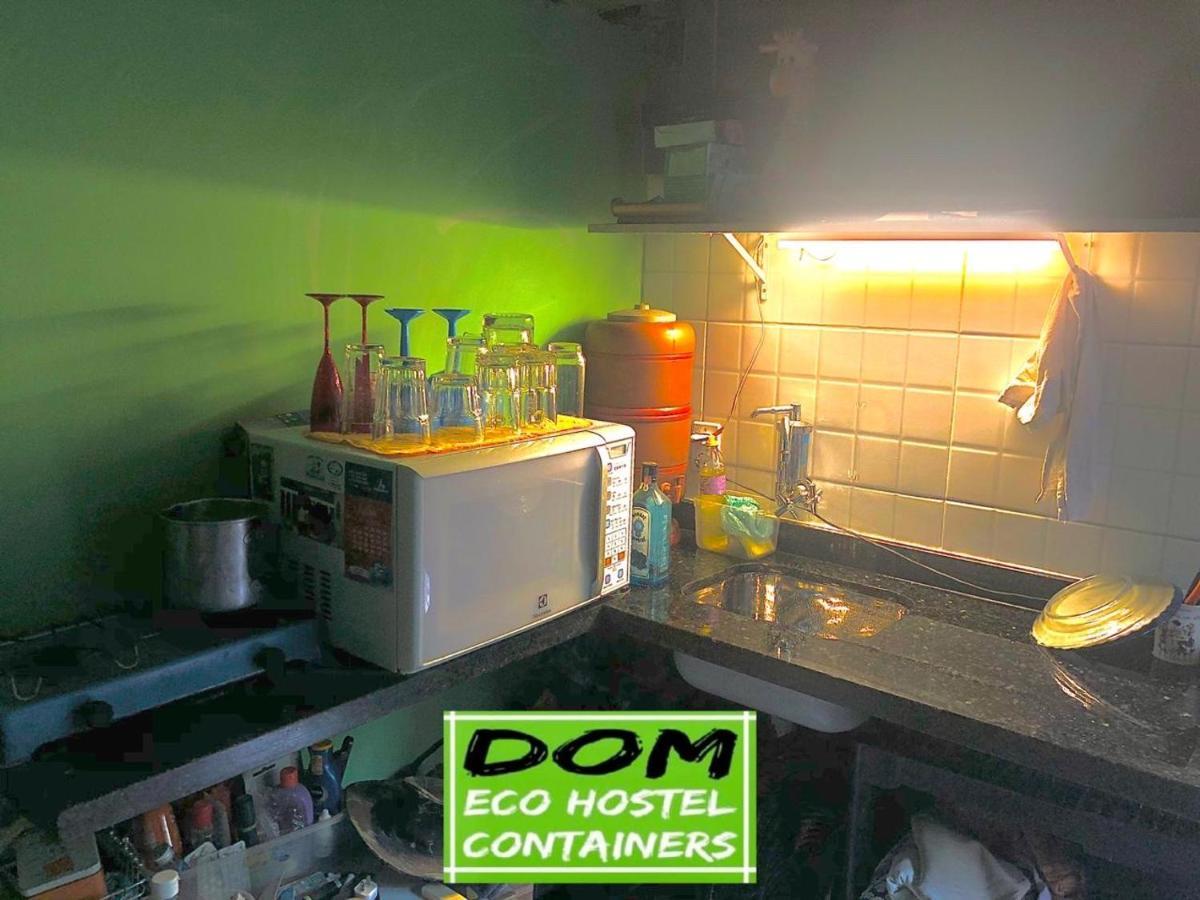 Dom Eco Hostel Containers São Sebastião Kültér fotó