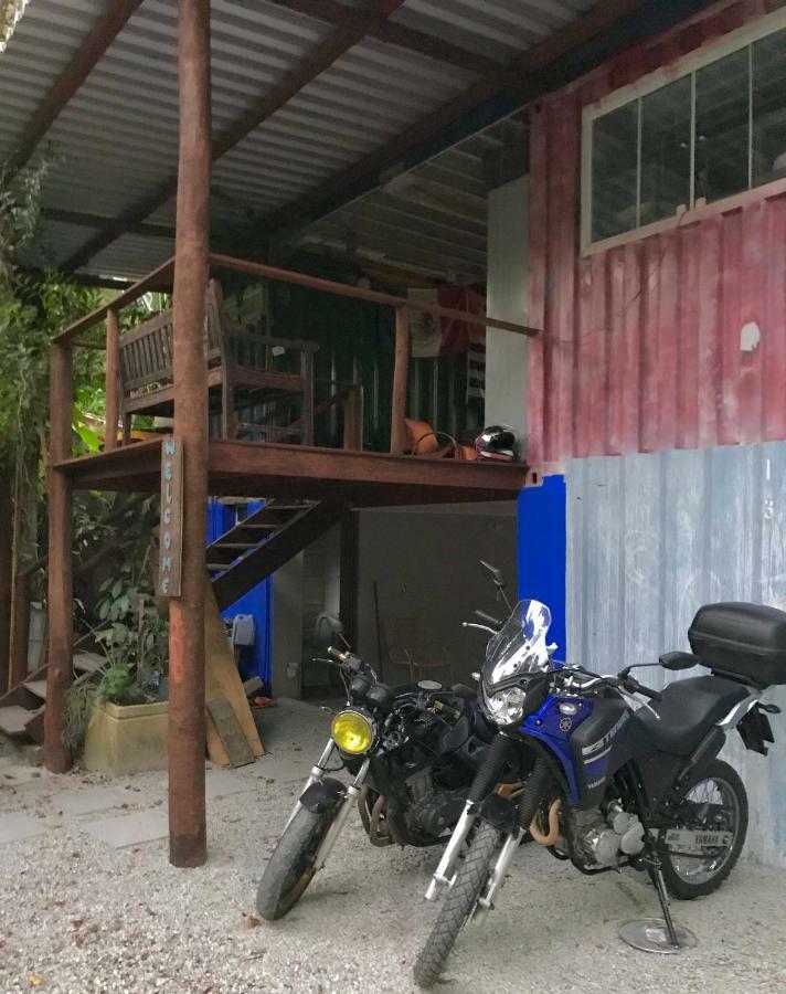 Dom Eco Hostel Containers São Sebastião Kültér fotó
