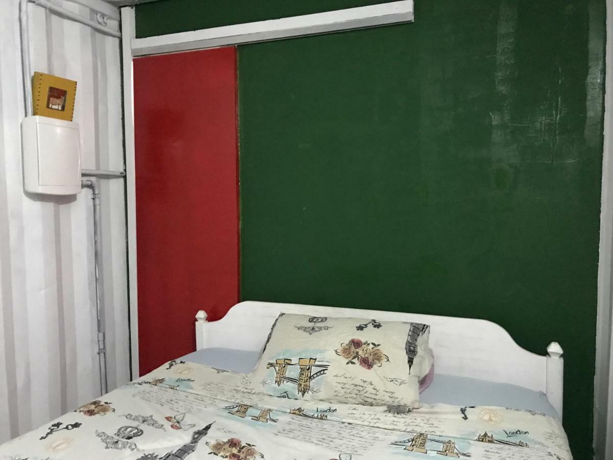 Dom Eco Hostel Containers São Sebastião Kültér fotó